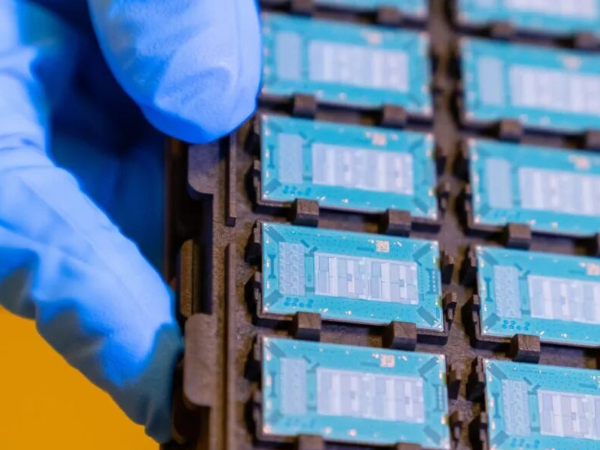 英特尔与6686体育-覆盖全球赛事,提供专业深度数据与情报
合作，为AI时代赋能先进半导体封装